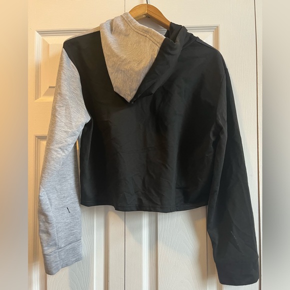 Cute black/gray Crop Top - Picture 2 of 2